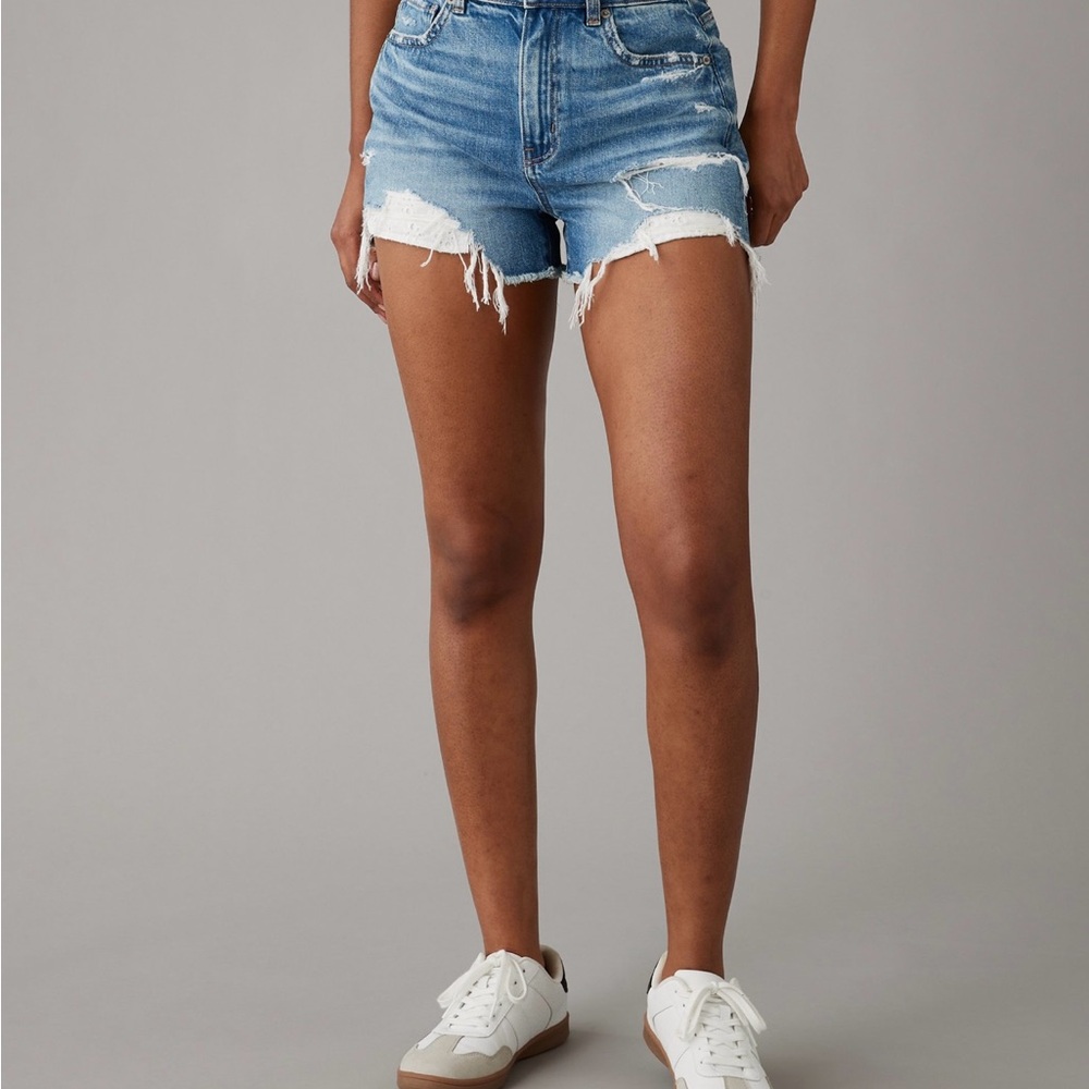 Brand new - American Eagle Mom Short Strigid